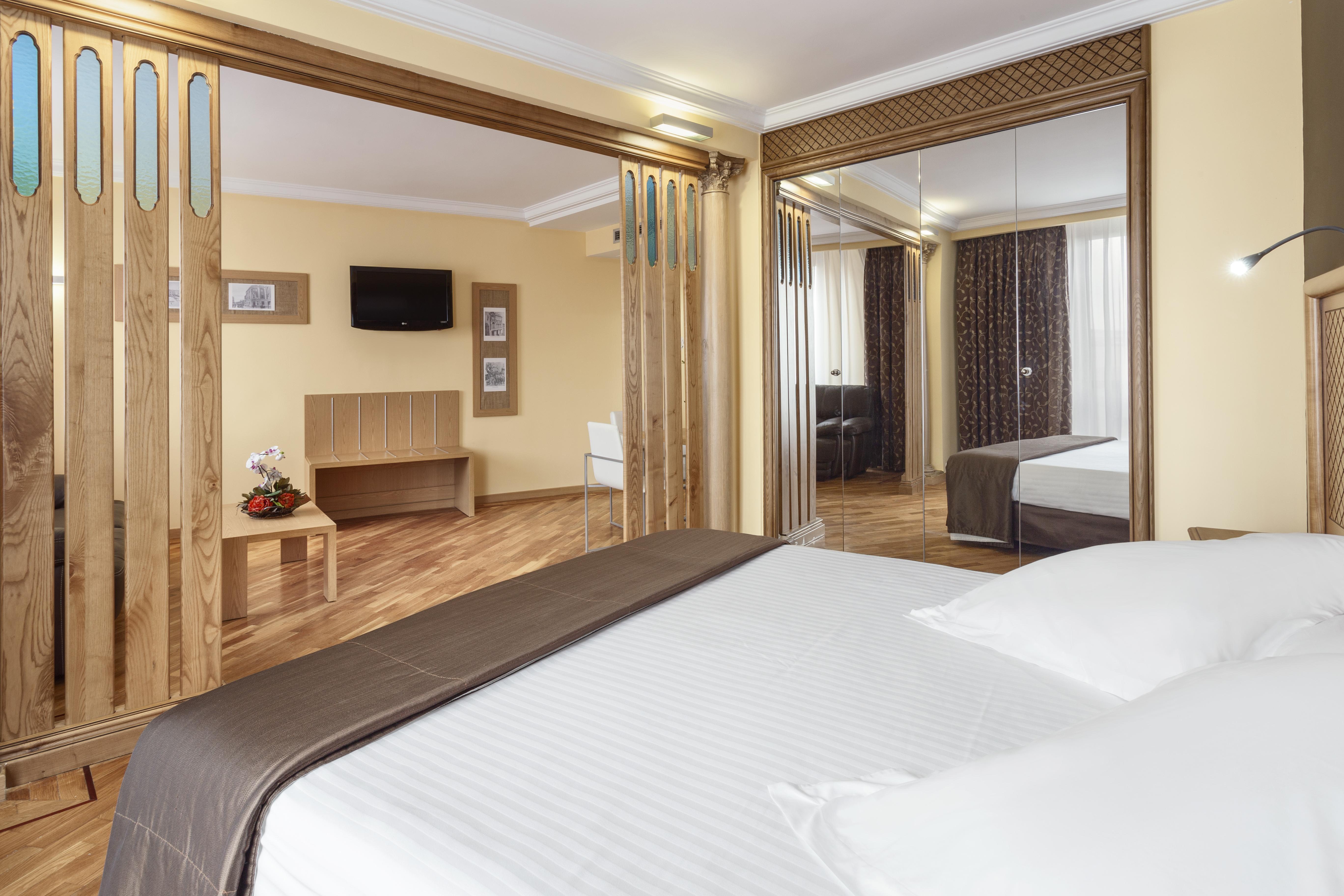 Exe Dona Carlota Hotel Ciudad Real Exterior photo